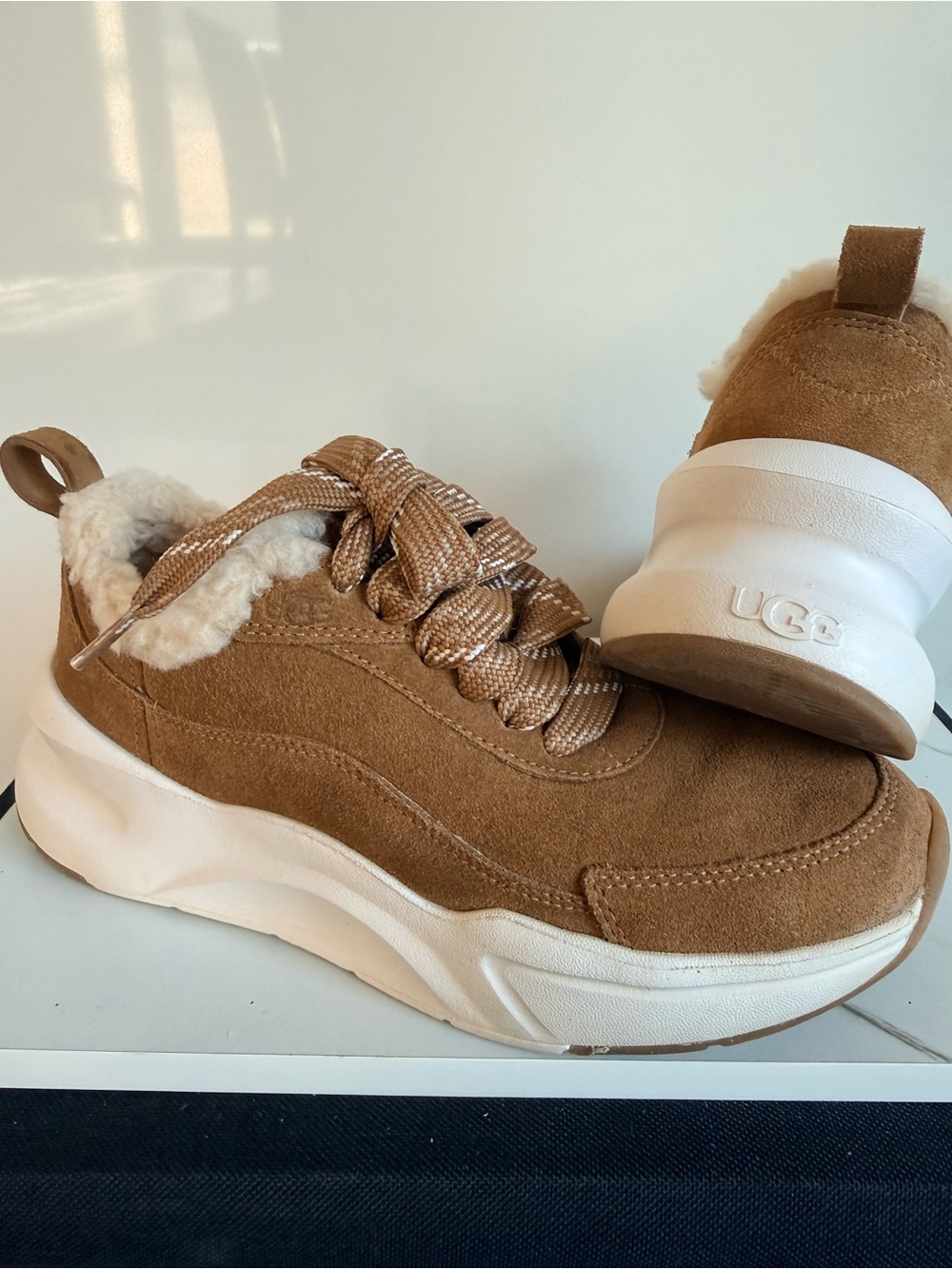 UGG Women's Chestnut Suede Platform Sneaker Size 6.5